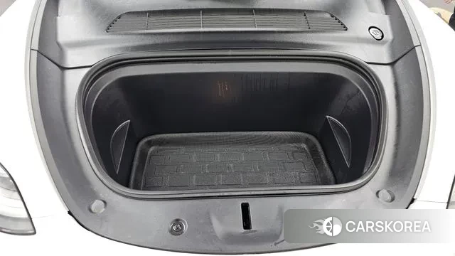 Tesla Model Y id 3675195 из Кореи 16