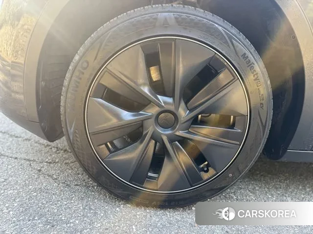 Tesla Model Y 2024 Серый из Кореи, фото 6