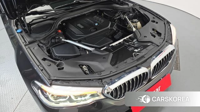 BMW 5 Series (G30) id 3801826 из Кореи 16