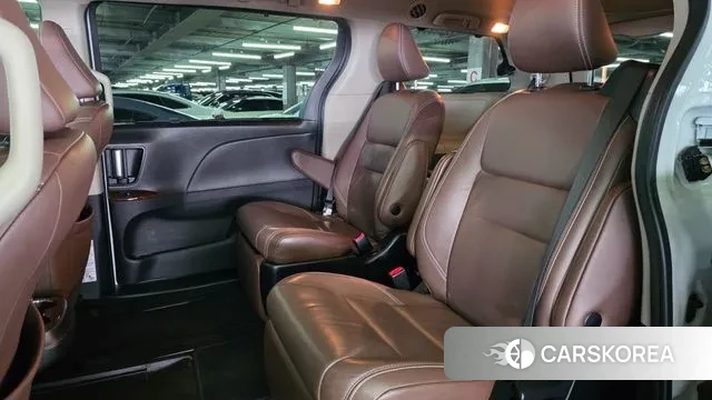 Toyota Sienna id 3643760 из Кореи 16