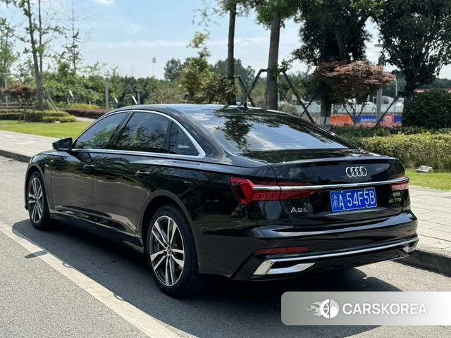 Audi A6L id 4359473 из Китая 8
