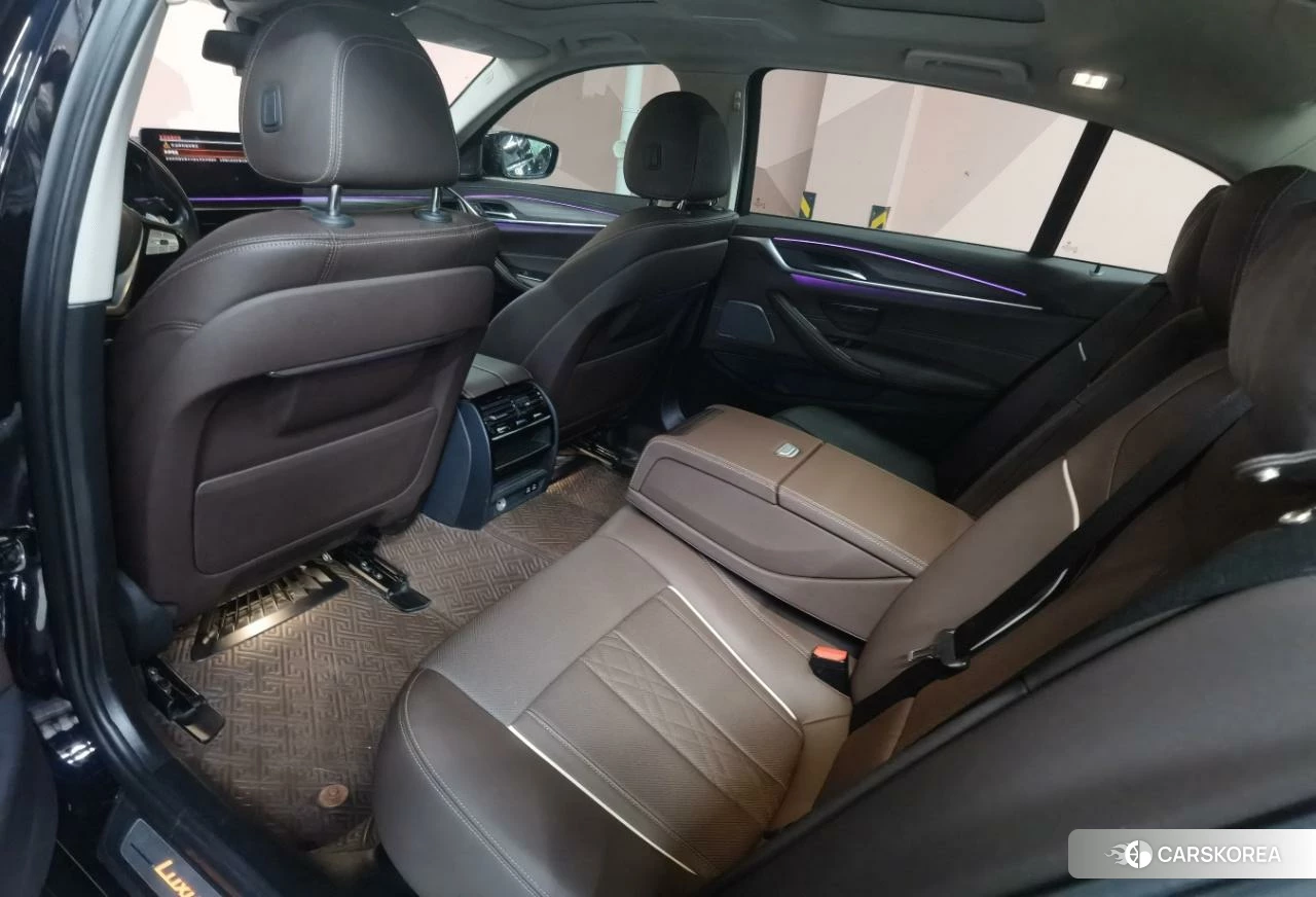 BMW 5 series 2021 Черный из Китая, фото 6