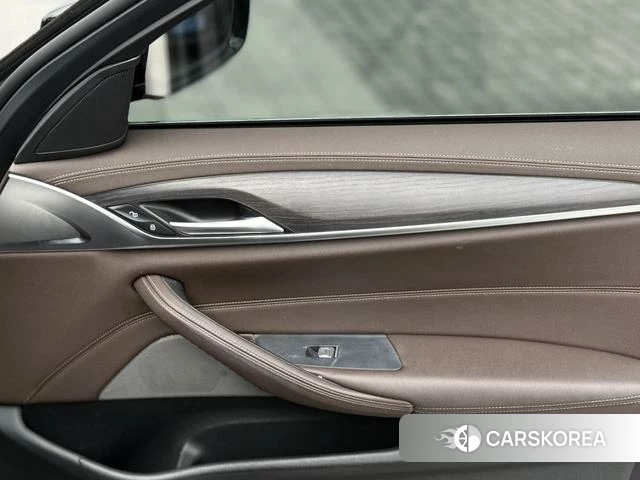 BMW 5 series id 4264891 из Китая 12