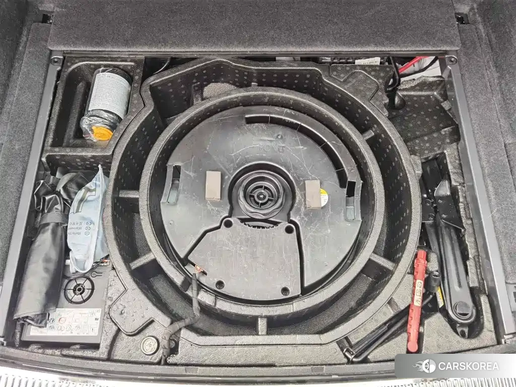 Audi Q5L id 4576367 из Китая 25