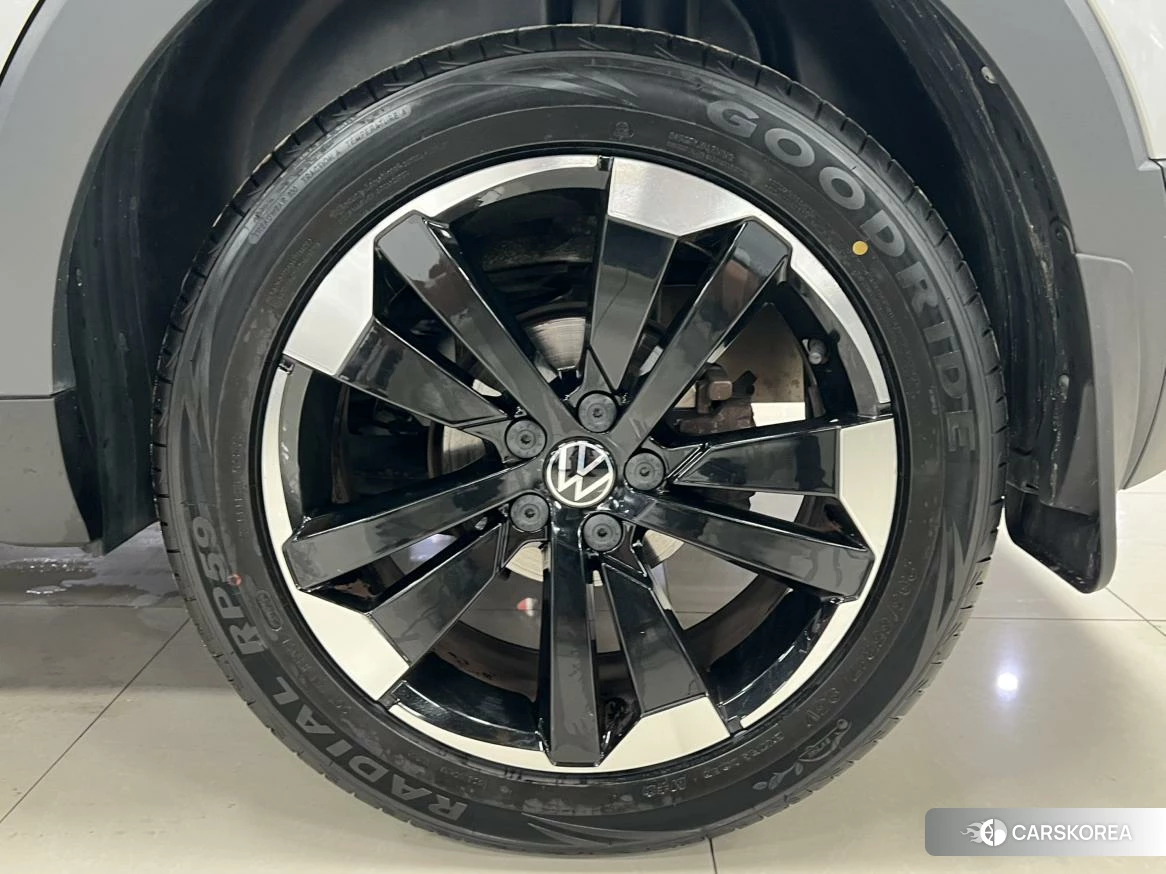 Volkswagen Exploring the shadow id 4452211 из Китая 12