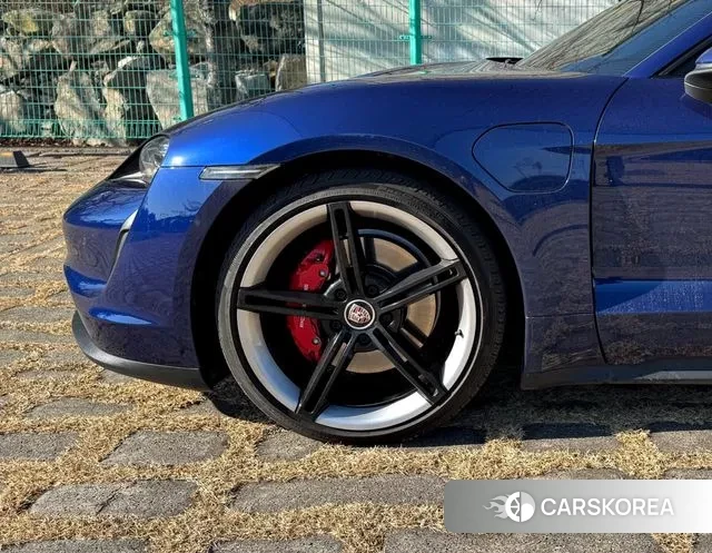 Porsche Taycan id 3621468 из Кореи 16