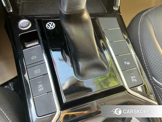 Volkswagen Passat id 4291388 из Китая 16