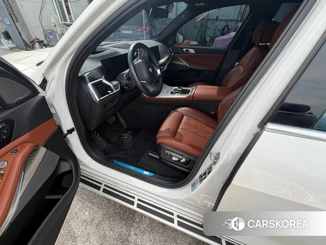 BMW X7 (G07) 2025 Белый из Кореи, фото 6