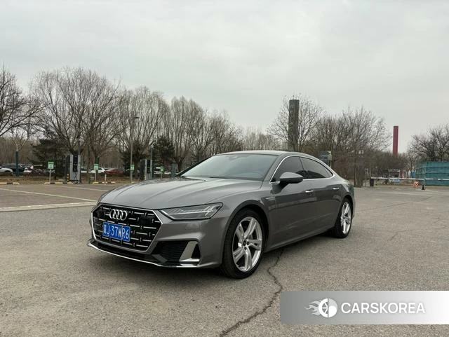 Audi A7L 2024 Серебристо-серый из Китая, фото 6