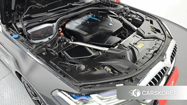 BMW 5 Series (G30) id 3842677 из Кореи 16