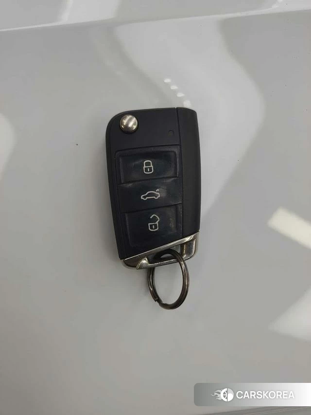 Volkswagen Sagitar id 4348695 из Китая 39