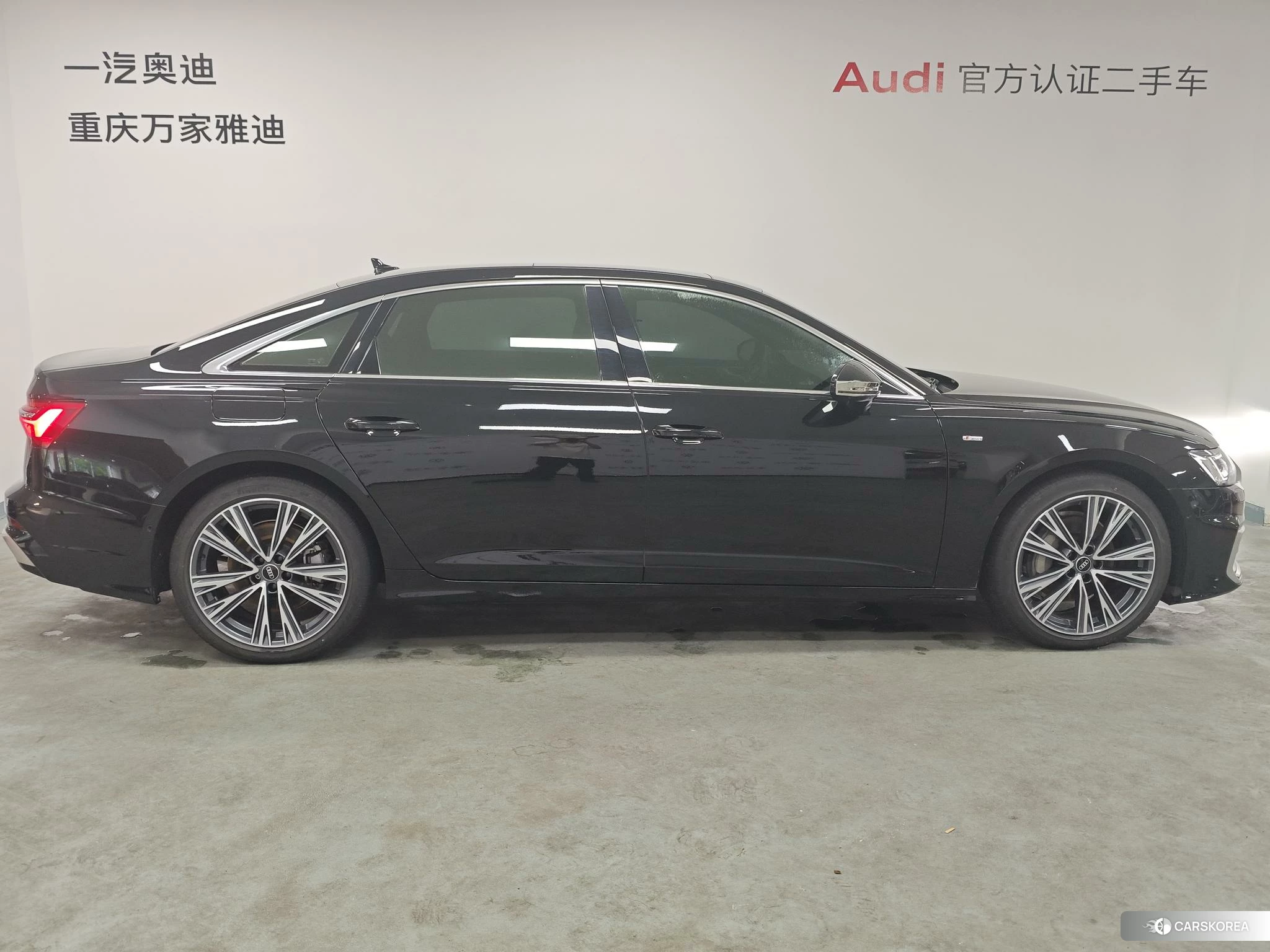 Audi A6L id 4479750 из Китая 13