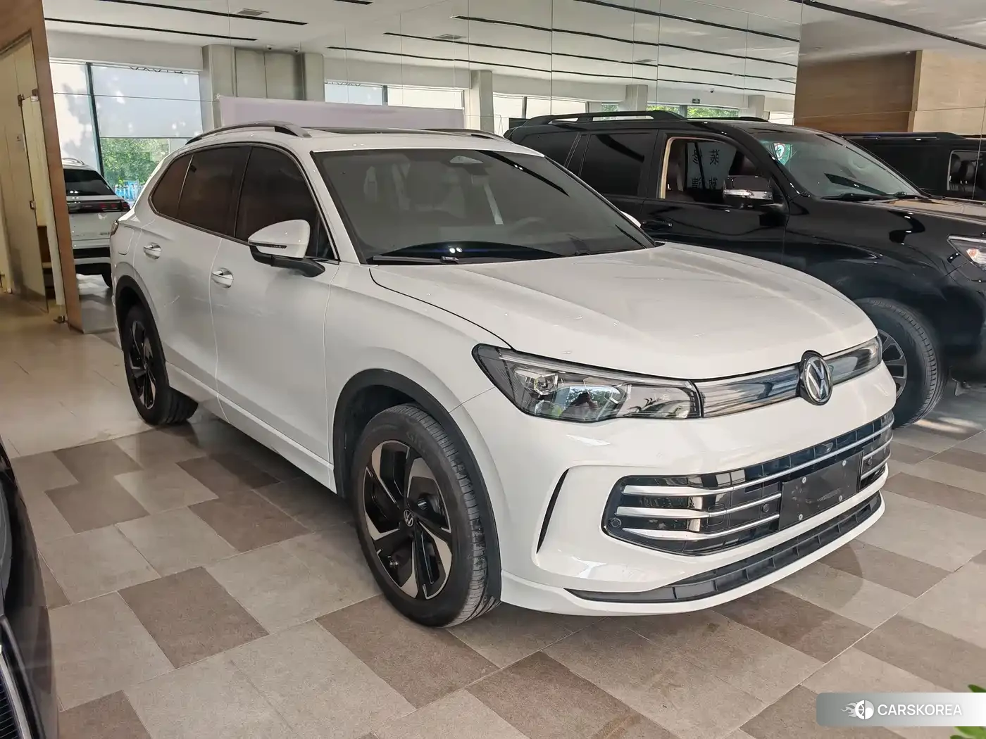 Volkswagen Tiguan L id 4679823 из Китая 12
