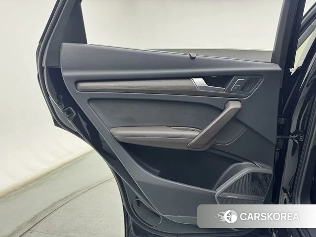 Audi Q5L id 4257087 из Китая 24