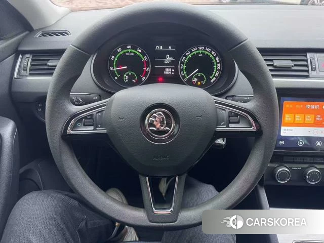 Skoda Octavia 2021 Темно-серый из Китая, фото 6