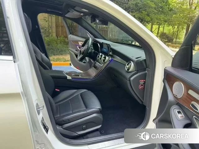Mercedes-Benz GLC 2021 Белый из Китая, фото 6
