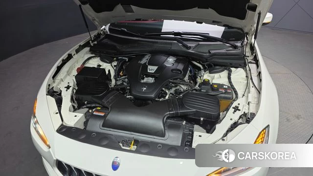 Maserati Ghibli id 4325145 из Кореи 30
