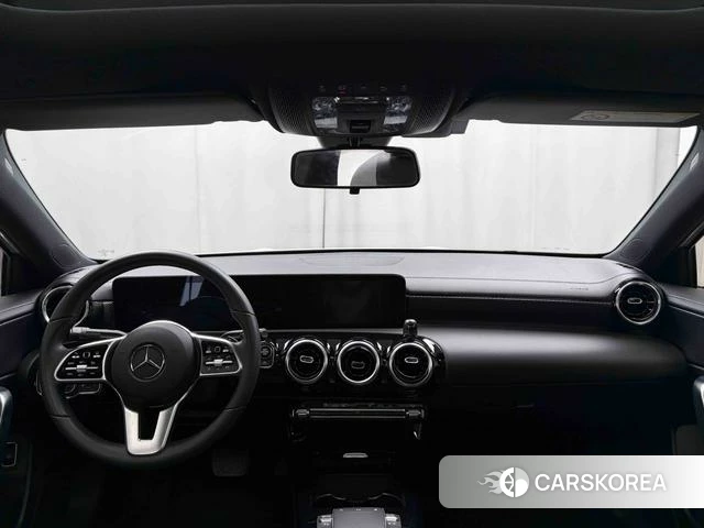 Mercedes-Benz Class A 2022 Белый из Китая, фото 6