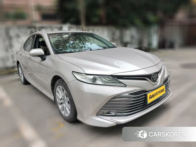 Toyota Camry 2020 Серебристо-серый из Китая, фото 6