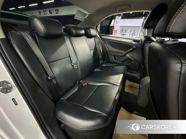 Volkswagen Bora id 4218220 из Китая 21