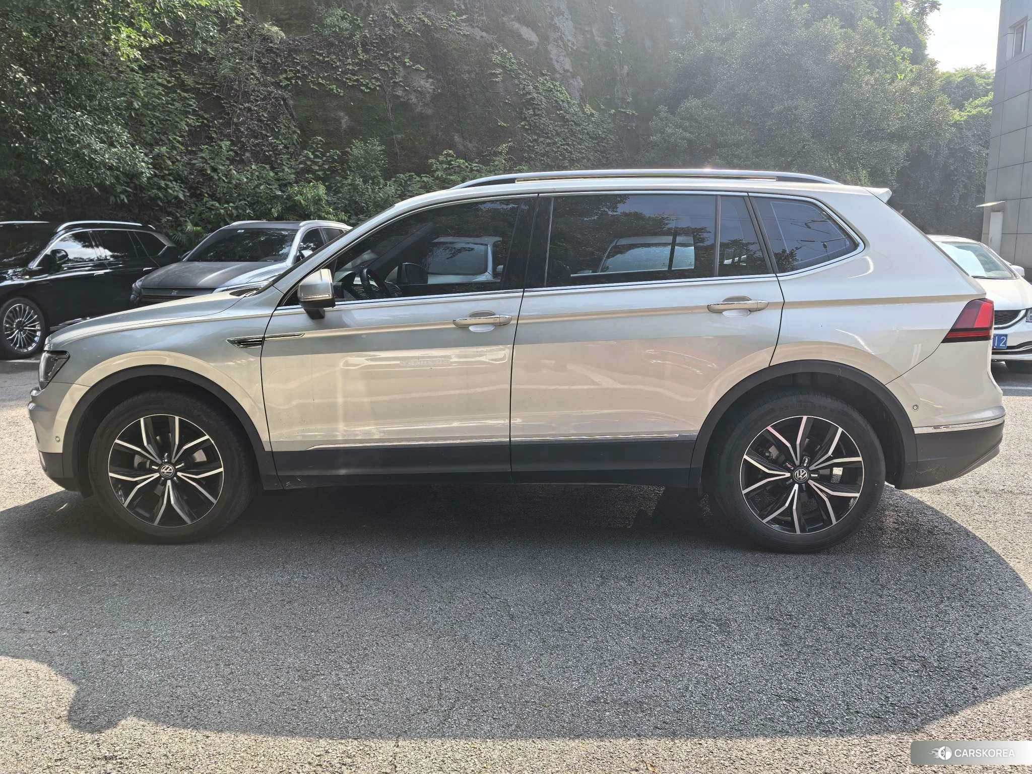 Volkswagen Tiguan L id 4486230 из Китая 16