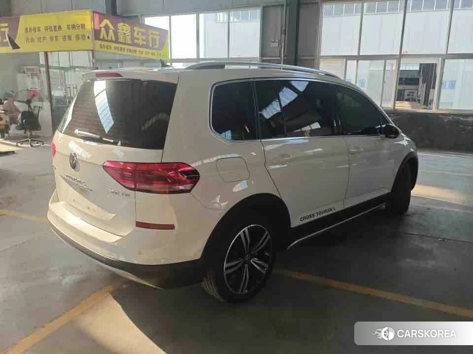 Volkswagen Touran L id 4452098 из Китая 11
