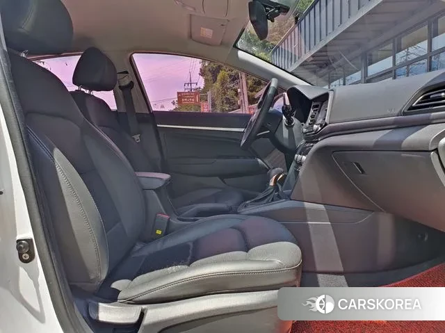 Hyundai The New Avante AD id 3362841 из Кореи 8