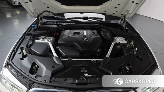 BMW 5 Series (G30) id 3188244 из Кореи 16