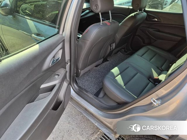 Chevrolet (GM Daewoo) Trax Crossover 2023 Серебристо-серый из Кореи, фото 6