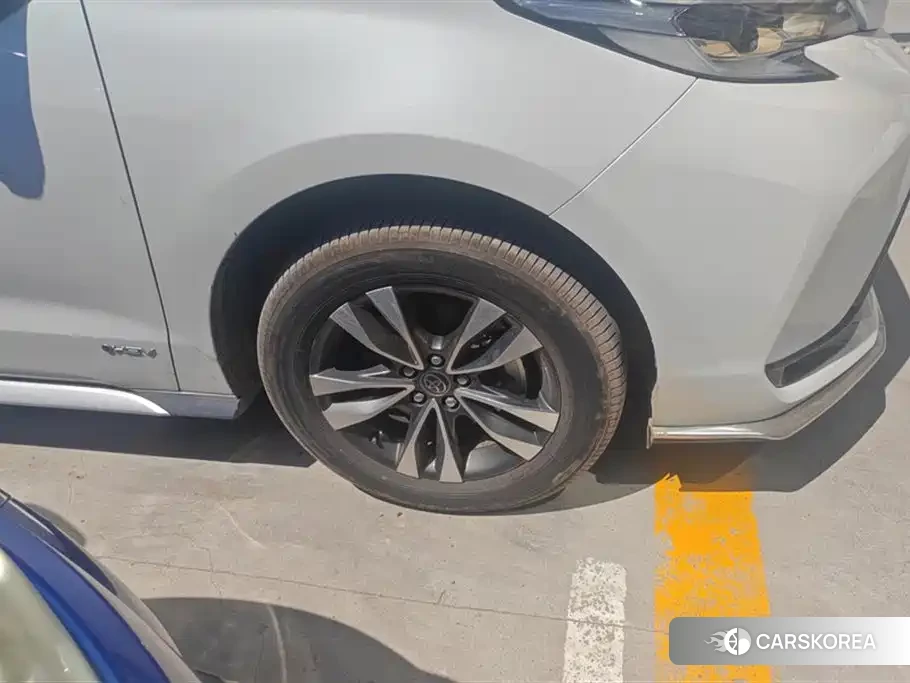 Toyota Granvia id 4545825 из Китая 12