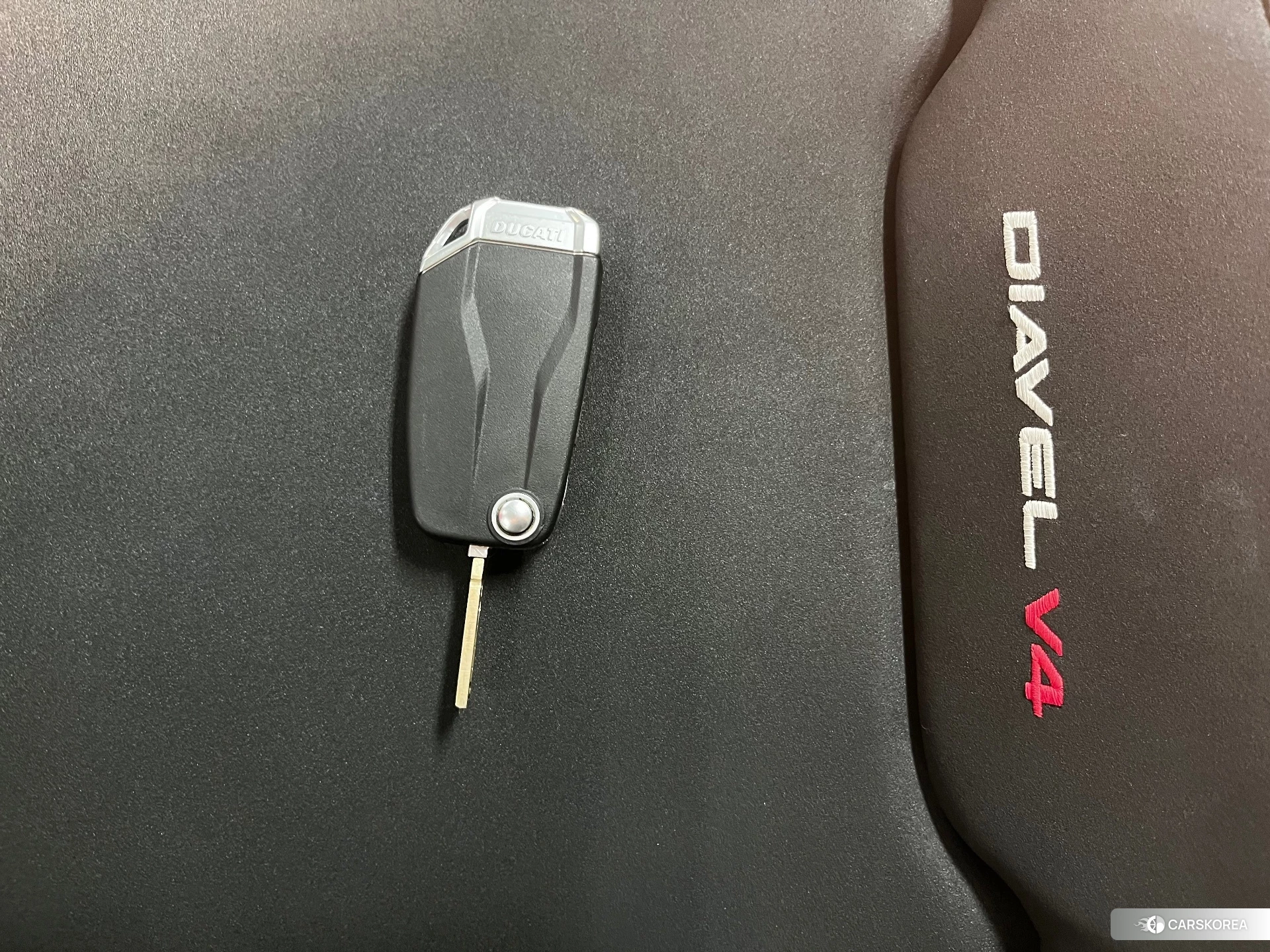 Ducati DIAVEL V4 id 4191879 из Японии 7