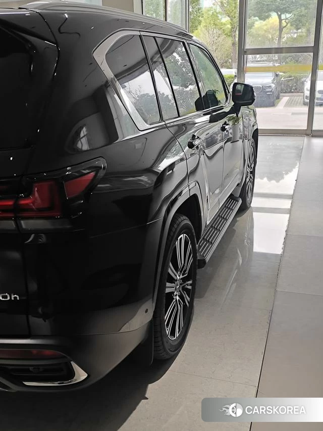 Lexus LX 2025 Черный из Китая, фото 6