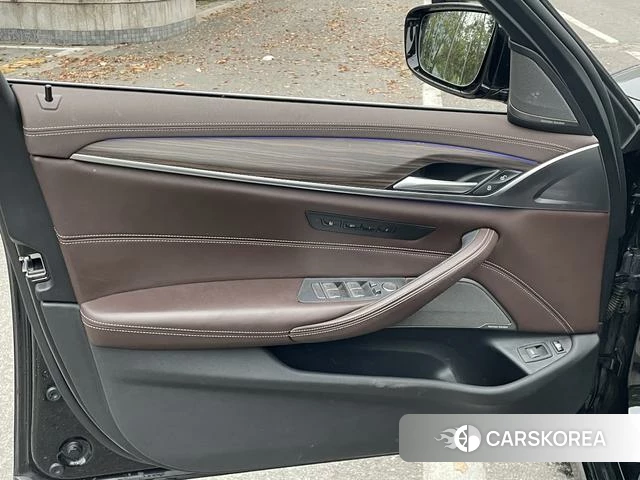 BMW 5 series PHEV id 4209617 из Китая 11