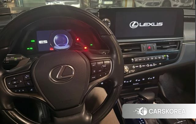 Lexus ES300h 7th generation 2022 Серебристо-серый из Кореи, фото 6