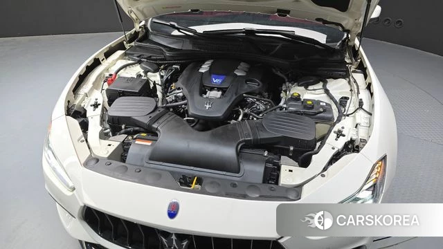 Maserati Ghibli id 3829261 из Кореи 16