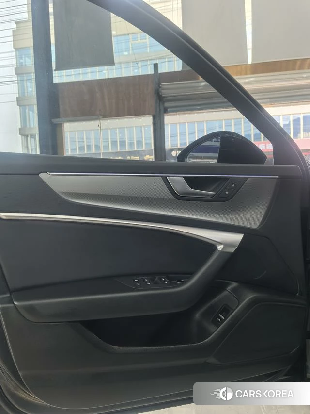 Audi A6L id 4307333 из Китая 15