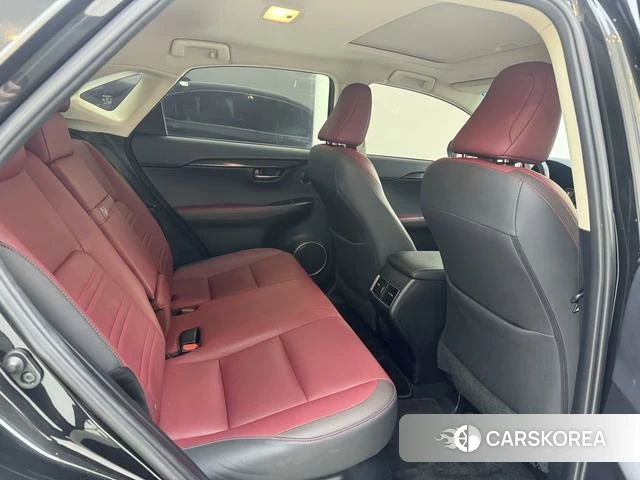 Lexus NX id 4210834 из Китая 16