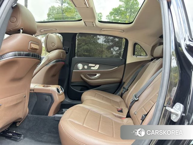 Mercedes-Benz E-class id 3968852 из Китая 25