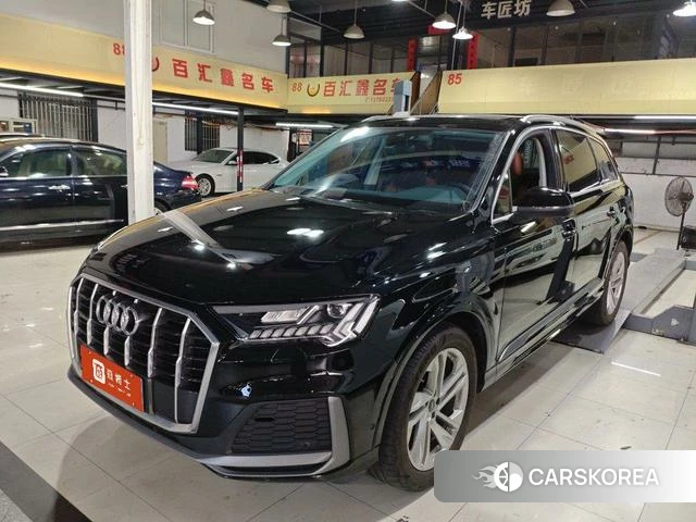Audi Q7 2023 Черный из Китая, фото 6