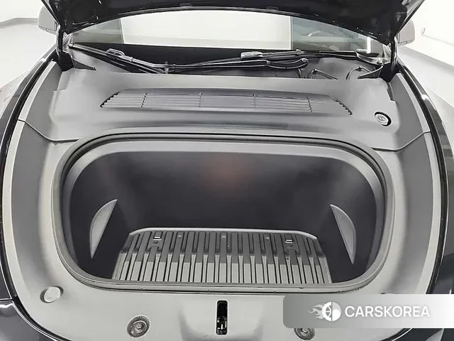 Tesla Model Y id 3679540 из Кореи 16