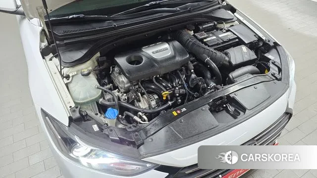 Hyundai Avante AD id 3024804 из Кореи 16