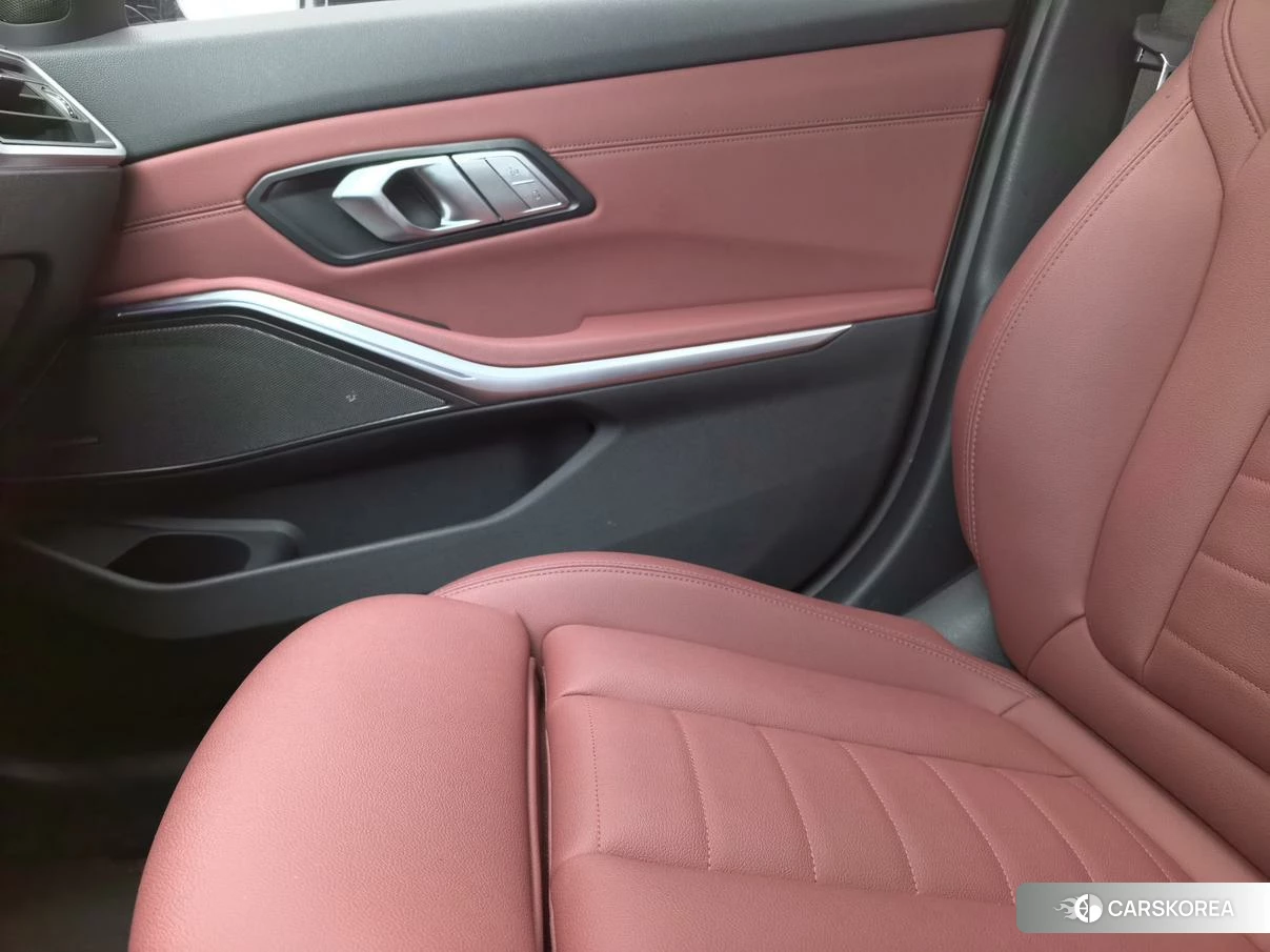 BMW 3 series id 4452297 из Китая 9
