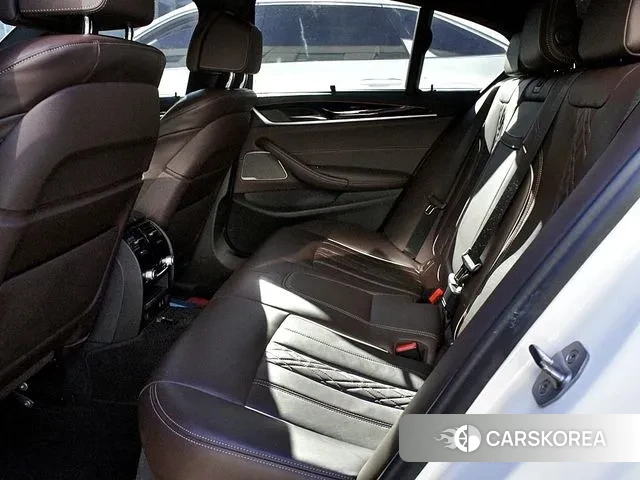 BMW 5 Series (G30) id 3518759 из Кореи 16