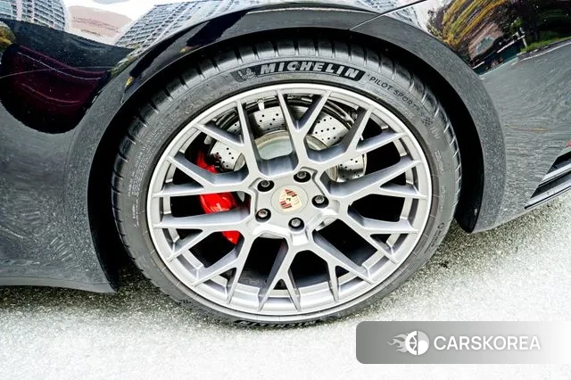 Porsche 911(992) id 3733319 из Кореи 16