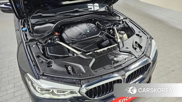 BMW 5 Series (G30) id 3829326 из Кореи 16