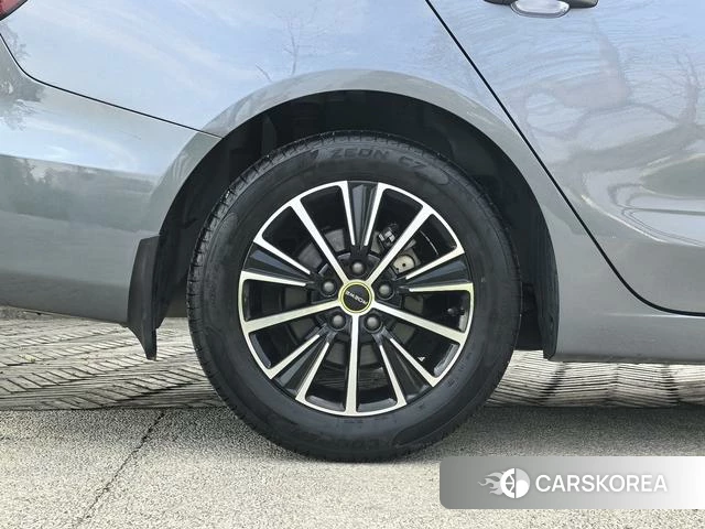 Roewe i5 id 4217468 из Китая 15
