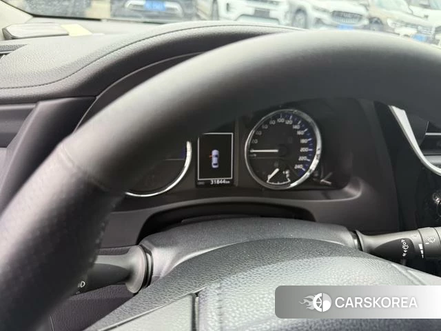 Toyota Corolla dual engine E+ 2022 Белый из Китая, фото 6
