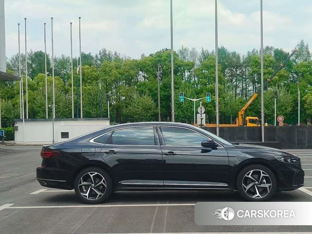Volkswagen Passat id 4238783 из Китая 10