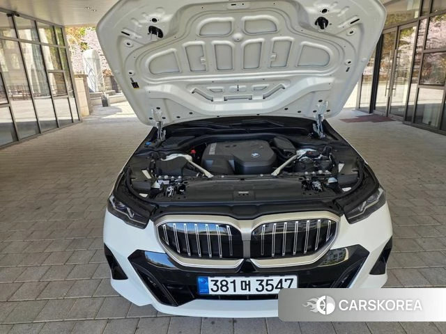 BMW 5 Series (G60) id 3896398 из Кореи 16