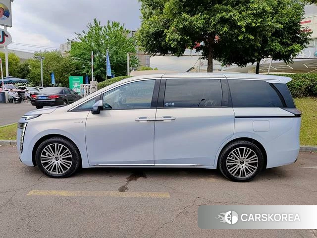 GAC Trumpchi Trumpchi E8 PHEV 2026 Белый из Китая, фото 6